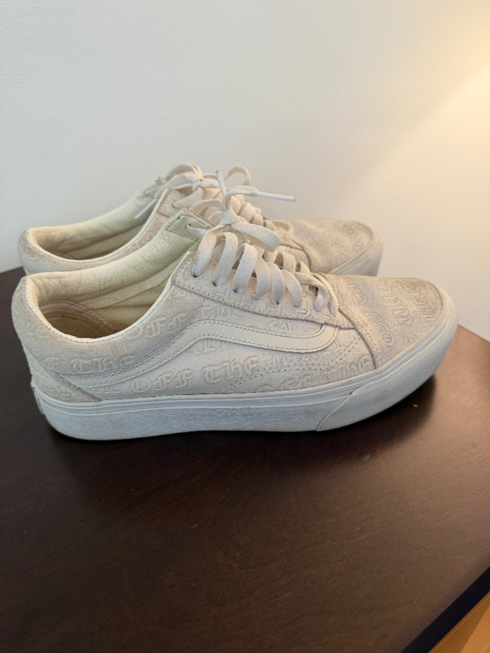 Vans Old Skool Cream Logo Sneakers Women’s 8.5 / Men’s 7